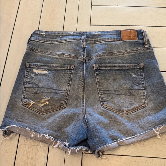 AMERICAN EAGLE | high rise shortie denim jean shorts distressed | Sz 8 - Picture 2 of 4